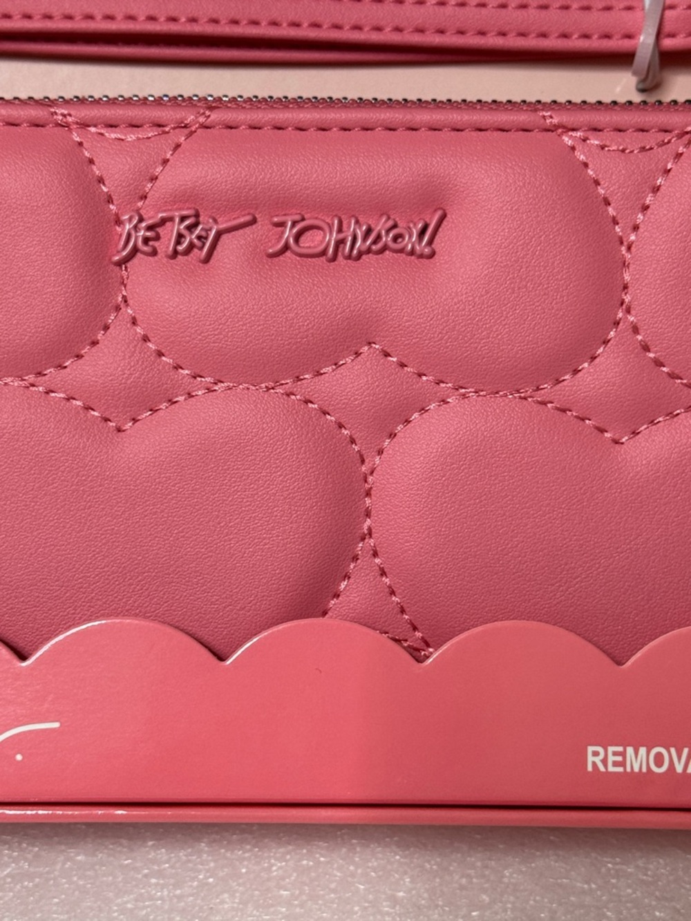 🔥✨ Betsey Johnson Hot Pink Quilted Heart Wristlet Wallet❤️ - Picture 9 of 9